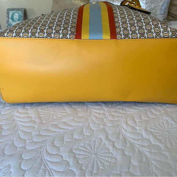 Tory Burch Gemini Link Tote - Picture 6 of 10